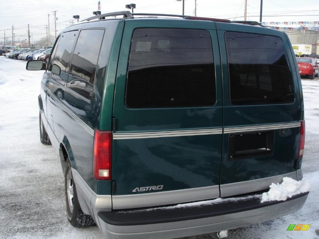 2000 Astro LS Passenger Van - Dark Forest Green Metallic / Medium Gray photo #10