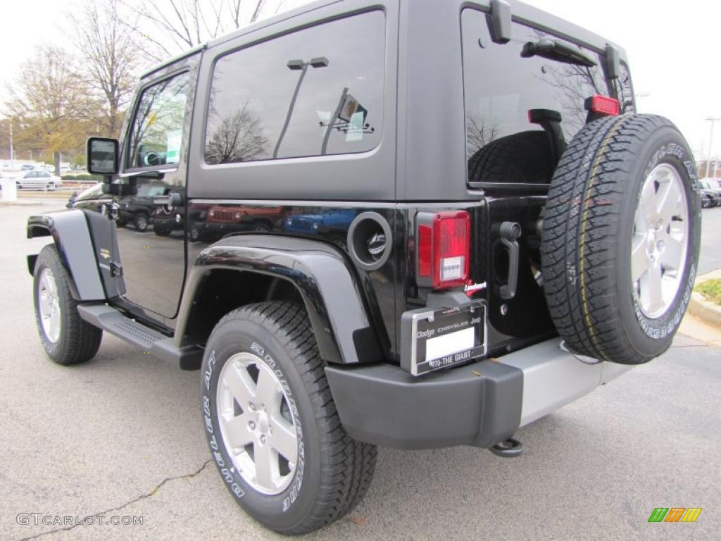 2011 Wrangler Sahara 4x4 - Black / Black/Dark Saddle photo #2