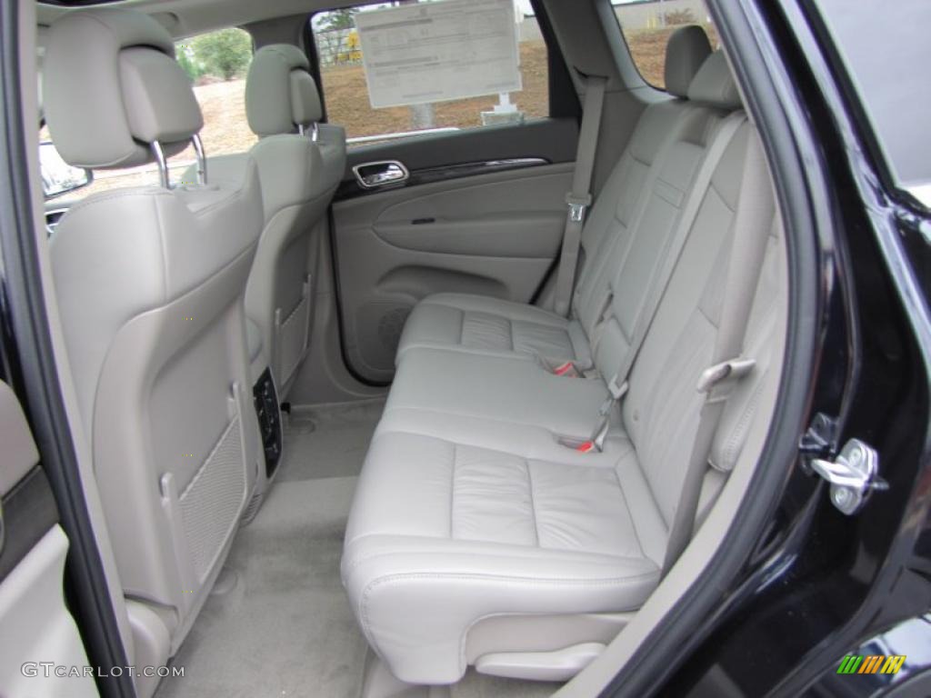 Dark Graystone/Medium Graystone Interior 2011 Jeep Grand Cherokee Laredo X Package Photo #41563467