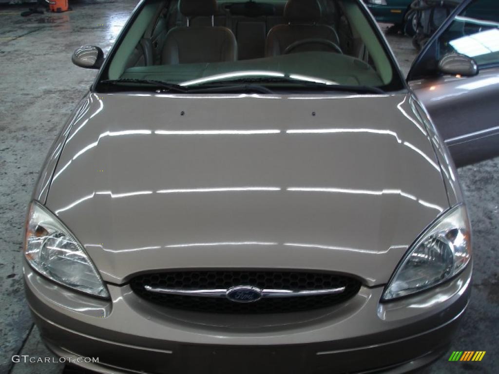 2003 Taurus SES - Arizona Beige Metallic / Medium Parchment photo #20