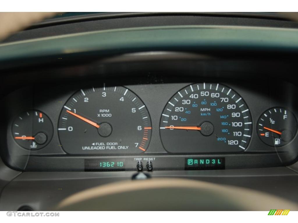 1997 Chrysler Town & Country LXi Gauges Photos