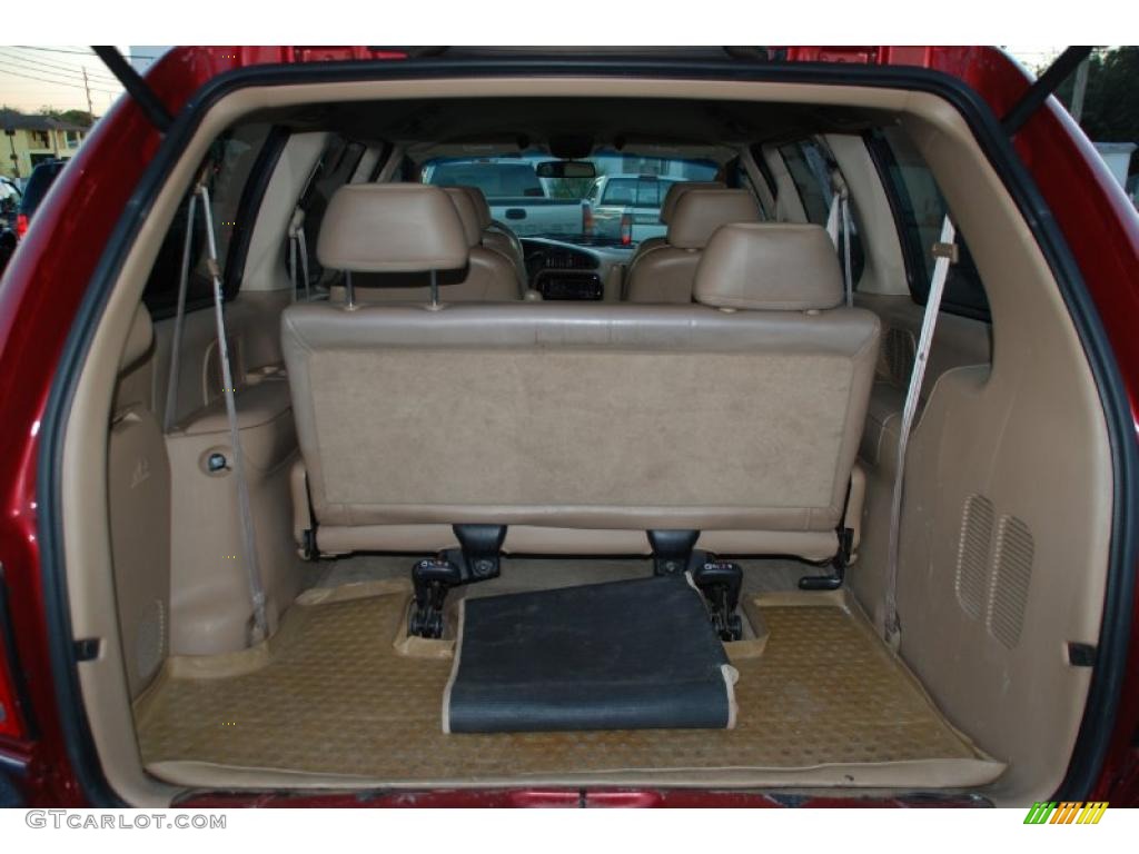 1997 Chrysler Town & Country LXi Trunk Photos