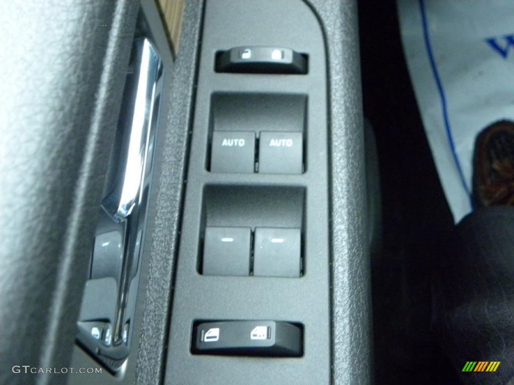 2011 Ford F150 Lariat SuperCrew 4x4 Controls Photo #41568075