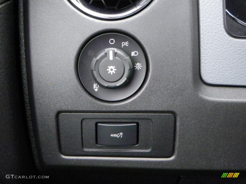 2011 Ford F150 XLT SuperCab 4x4 Controls Photo #41569127