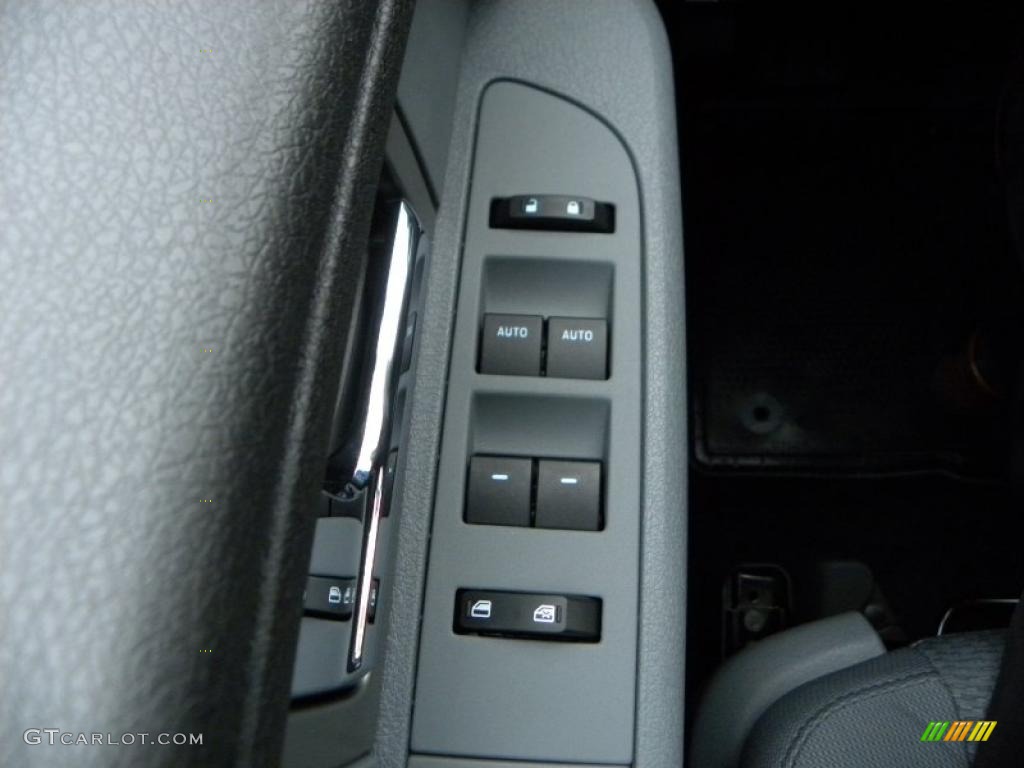 2011 Ford F150 XLT SuperCab 4x4 Controls Photo #41569147