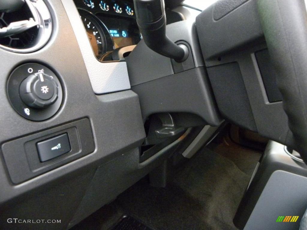 2011 Ford F150 XLT SuperCab 4x4 Controls Photo #41569167