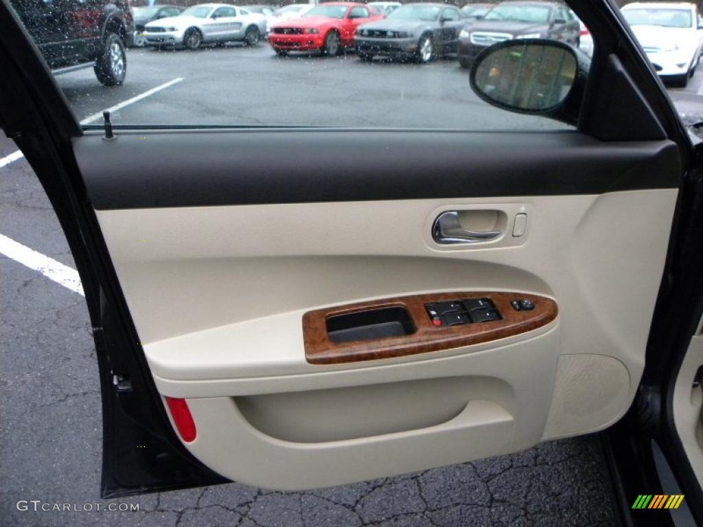 2005 Buick LaCrosse CXS Neutral/Ebony Door Panel Photo #41569383