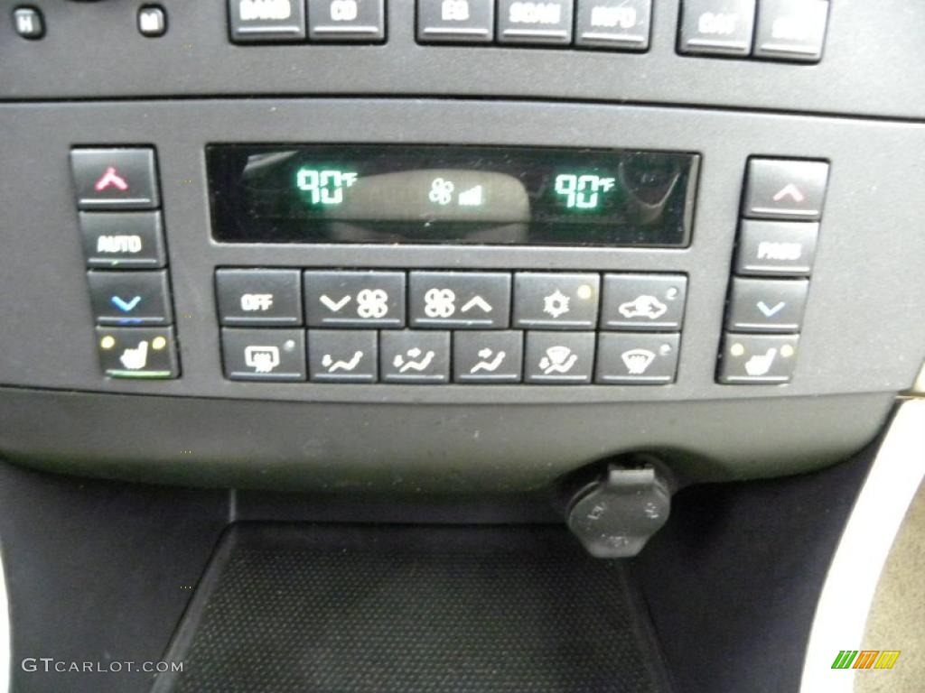 2005 Buick LaCrosse CXS Controls Photo #41569539