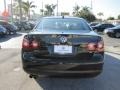 Black - Jetta SE Sedan Photo No. 4