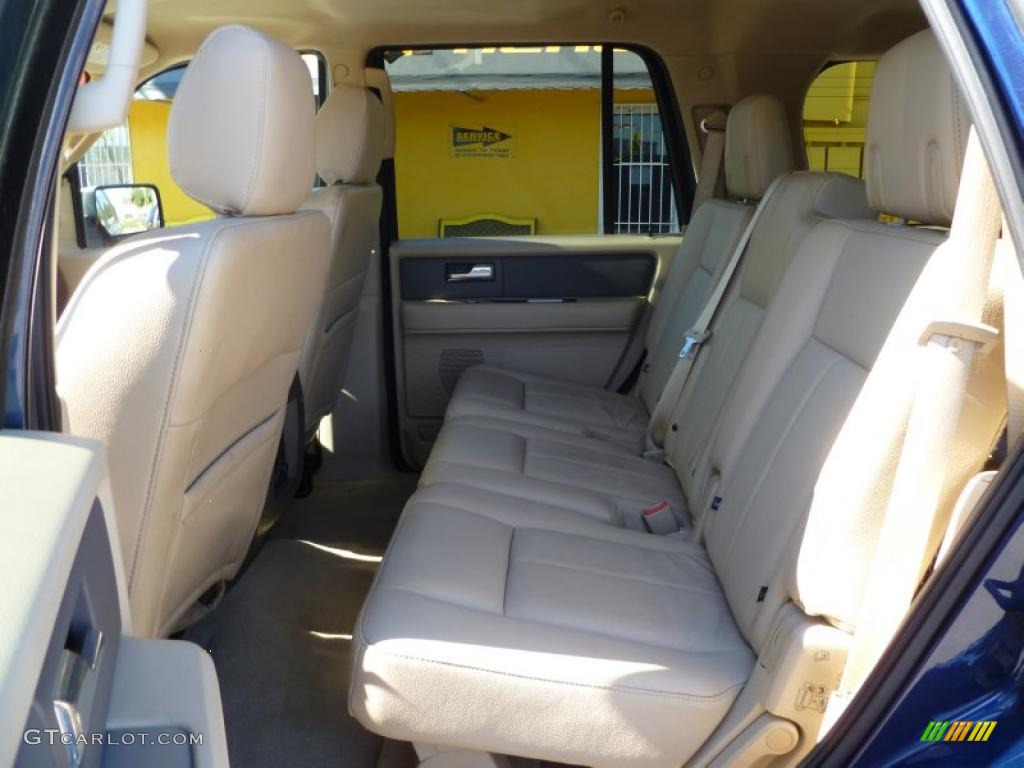 2007 Expedition XLT - Dark Blue Pearl Metallic / Camel photo #10