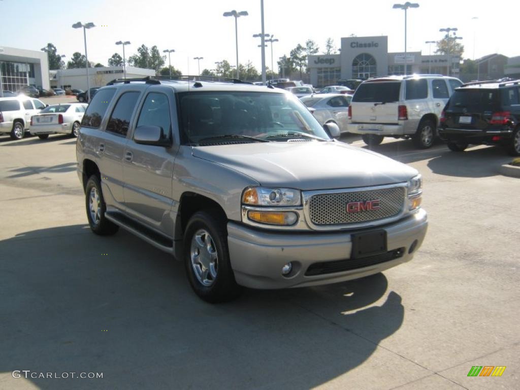 2004 Yukon Denali AWD - Silver Birch Metallic / Sandstone photo #7