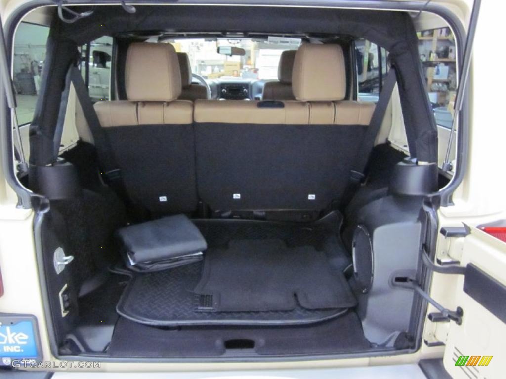 2011 Jeep Wrangler Unlimited Sahara 4x4 Trunk Photo #41575415