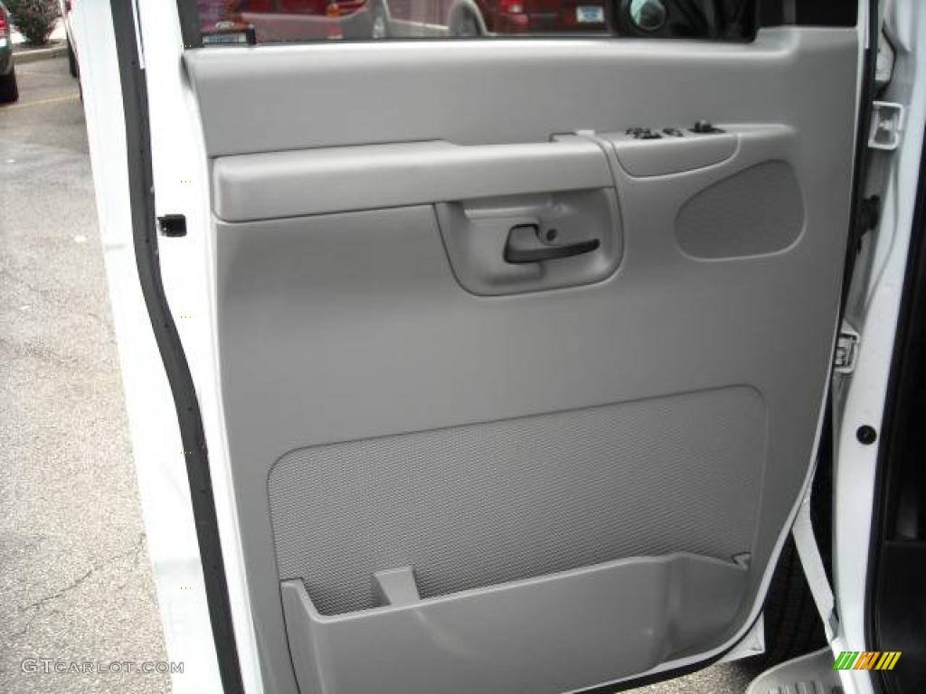 2007 E Series Van E350 Super Duty Passenger - Oxford White / Medium Flint Grey photo #18