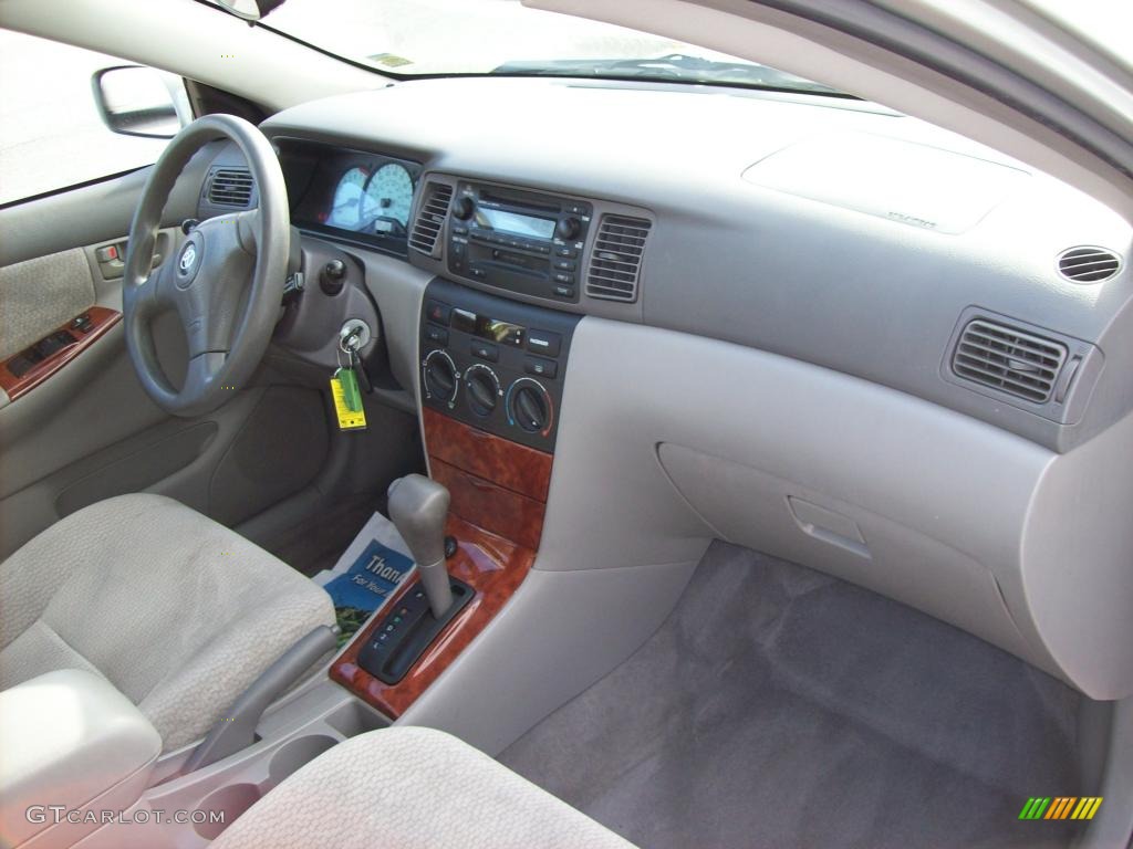 2004 Toyota Corolla LE interior Photo #41576723