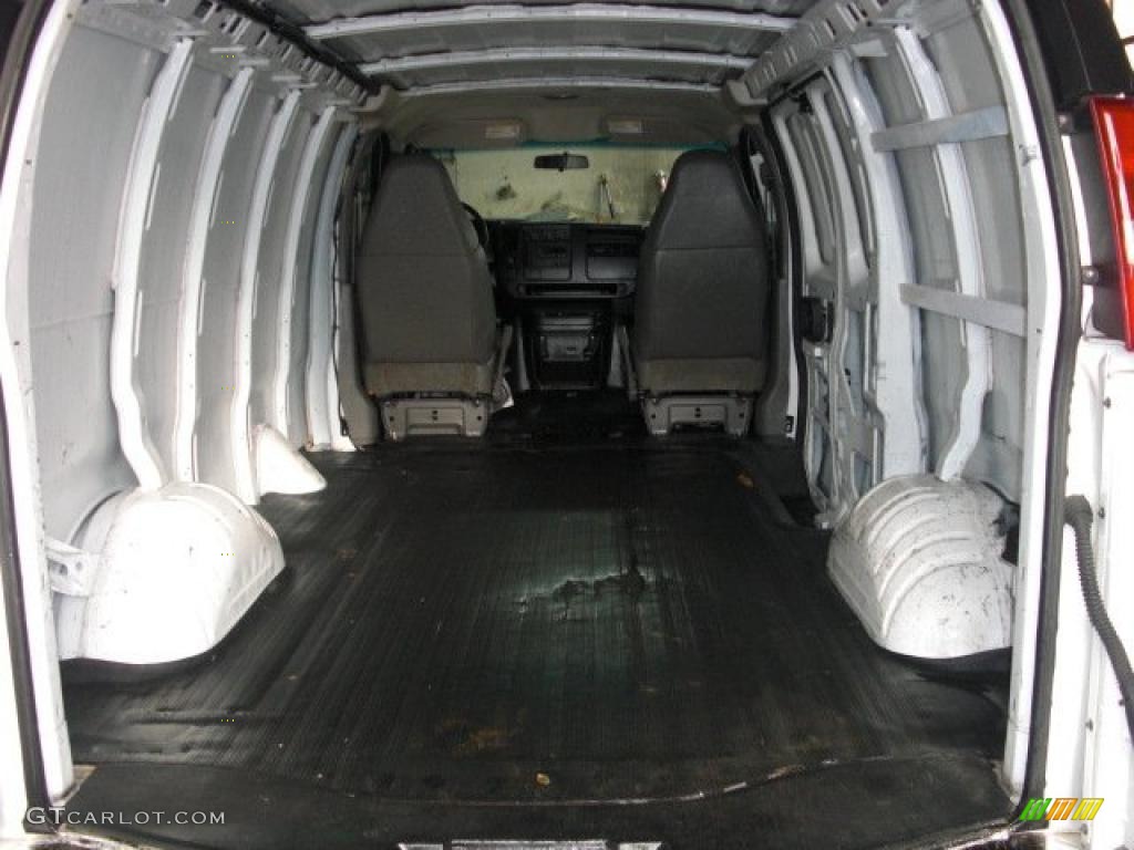 2004 Express 1500 Cargo Van - Summit White / Medium Dark Pewter photo #5