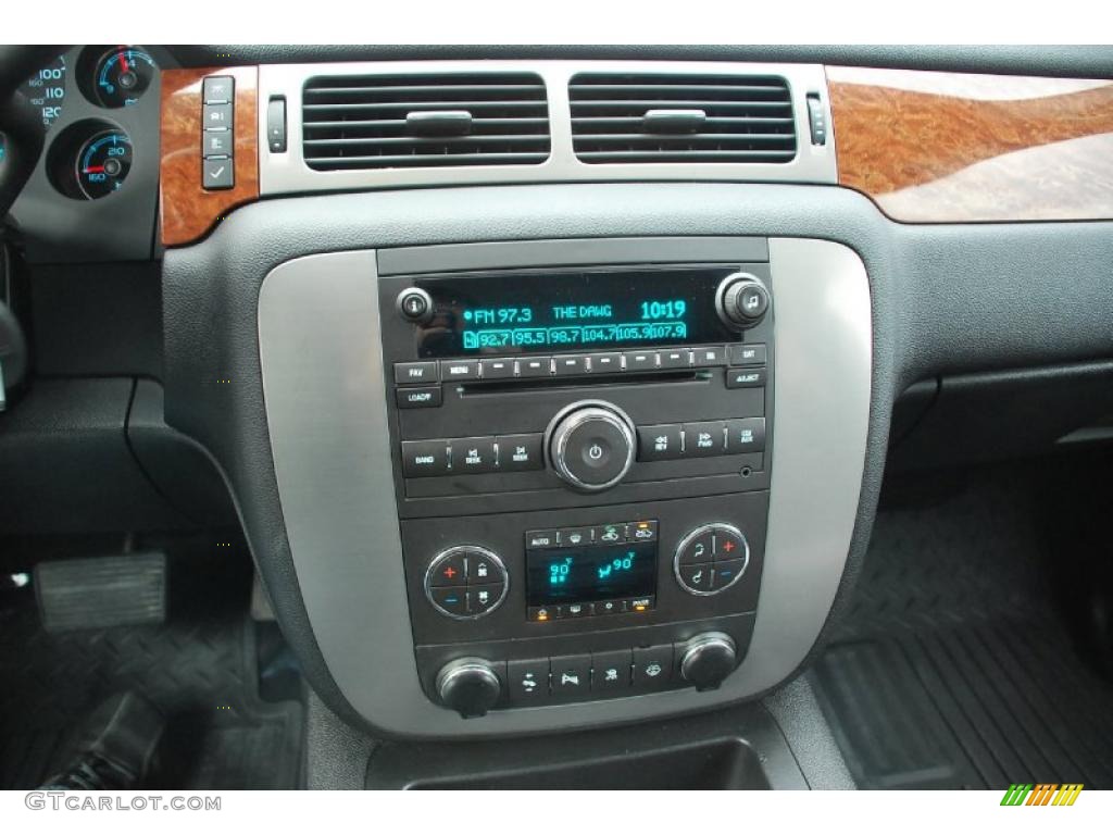 2008 GMC Sierra 1500 SLT Crew Cab 4x4 Controls Photo #41578183