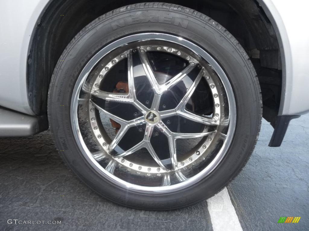 2004 Nissan Armada LE 4x4 Custom Wheels Photos