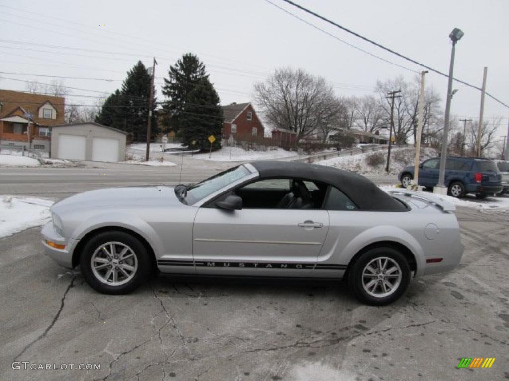 2005 Mustang V6 Premium Convertible - Satin Silver Metallic / Dark Charcoal photo #5