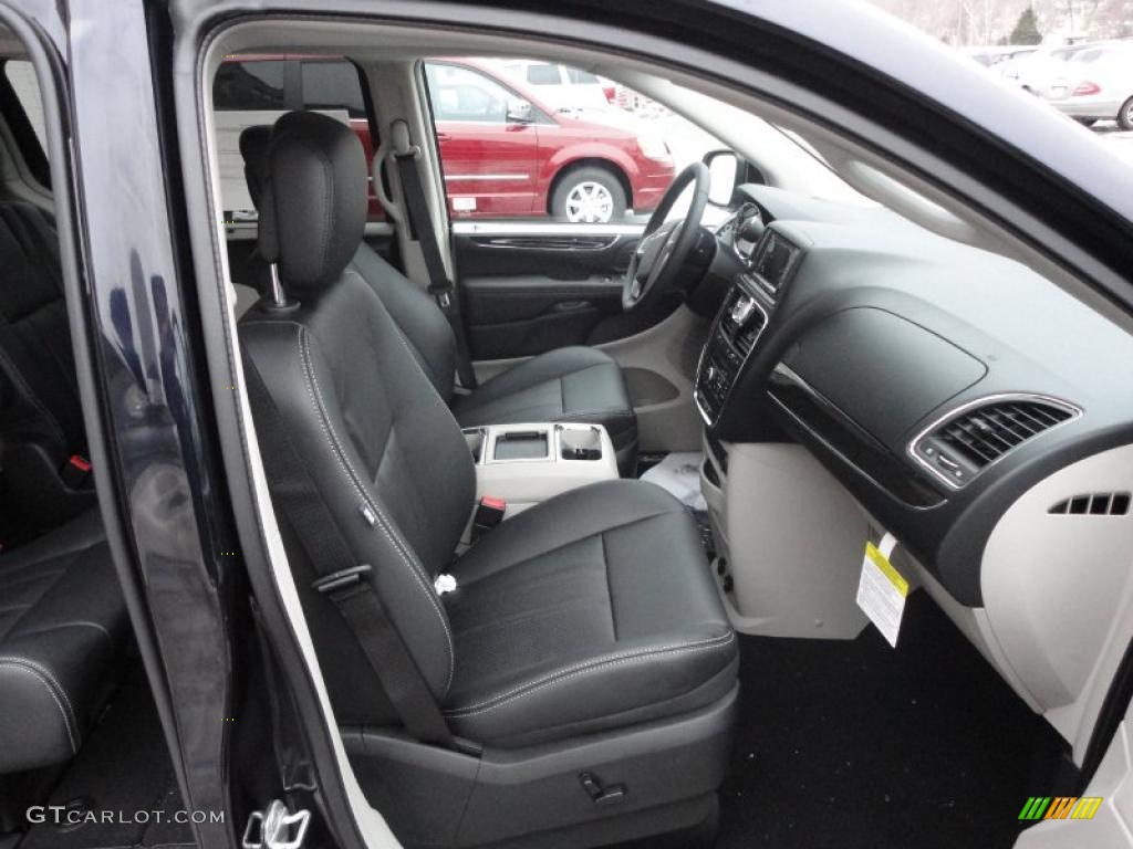 Black/Light Graystone Interior 2011 Chrysler Town & Country Touring - L Photo #41581827