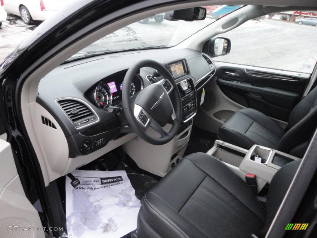Black/Light Graystone Interior 2011 Chrysler Town & Country Touring - L Photo #41581875