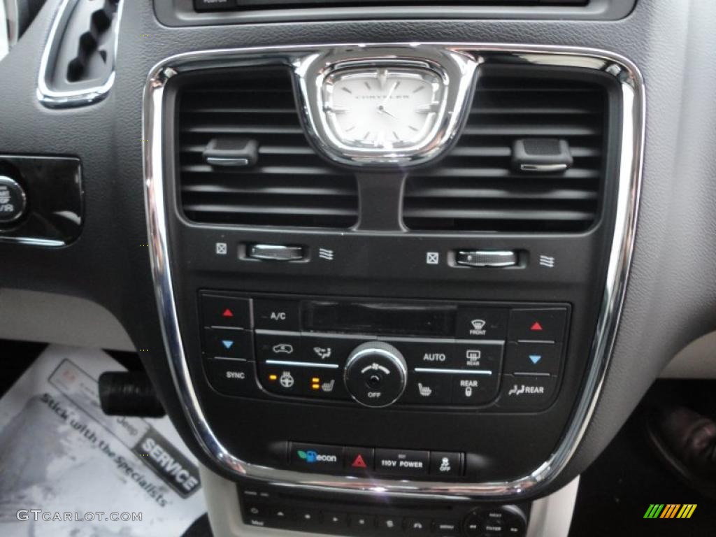 2011 Chrysler Town & Country Touring - L Controls Photo #41581947