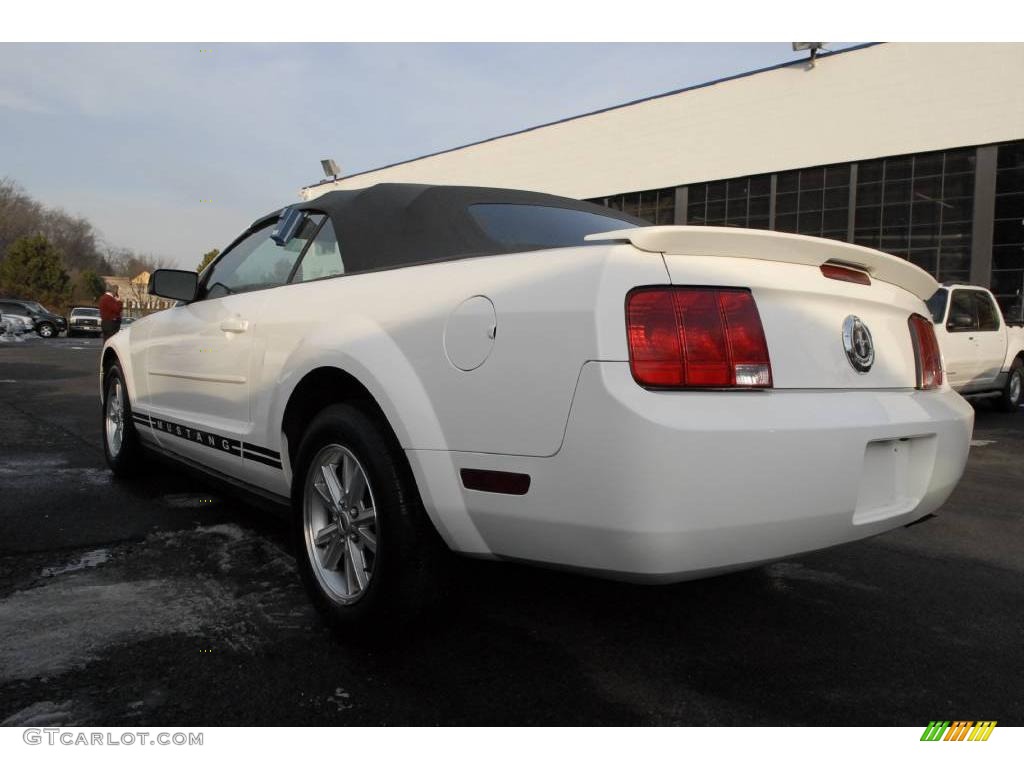 2007 Mustang V6 Premium Convertible - Performance White / Dark Charcoal photo #2