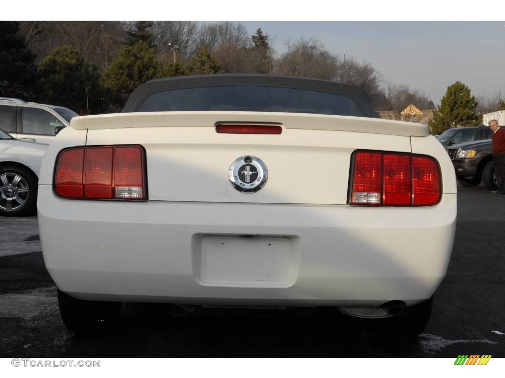 2007 Mustang V6 Premium Convertible - Performance White / Dark Charcoal photo #5
