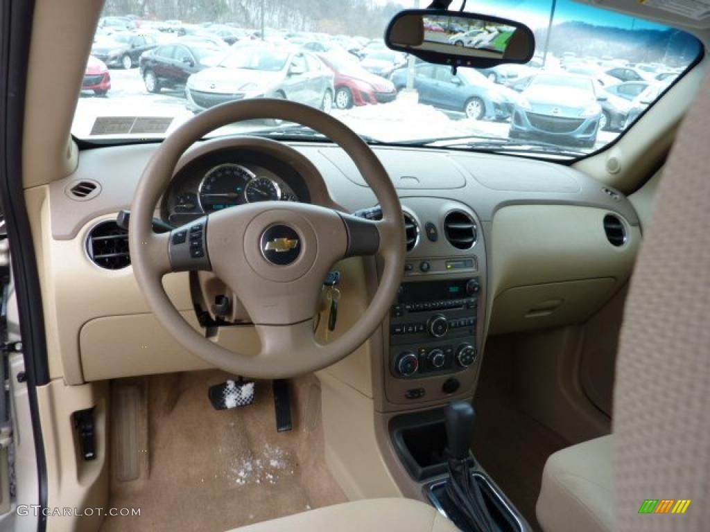 2009 HHR LS - Gold Mist Metallic / Cashmere photo #10