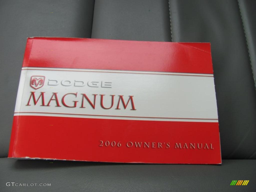 2006 Magnum SXT - Inferno Red Crystal Pearl / Dark Slate Gray/Light Graystone photo #4