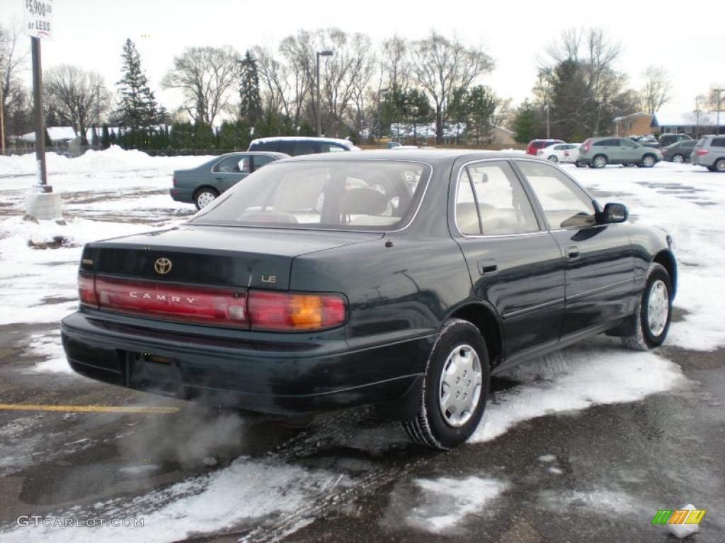 1994 Camry LE Sedan - Dark Emerald Pearl / Beige photo #4