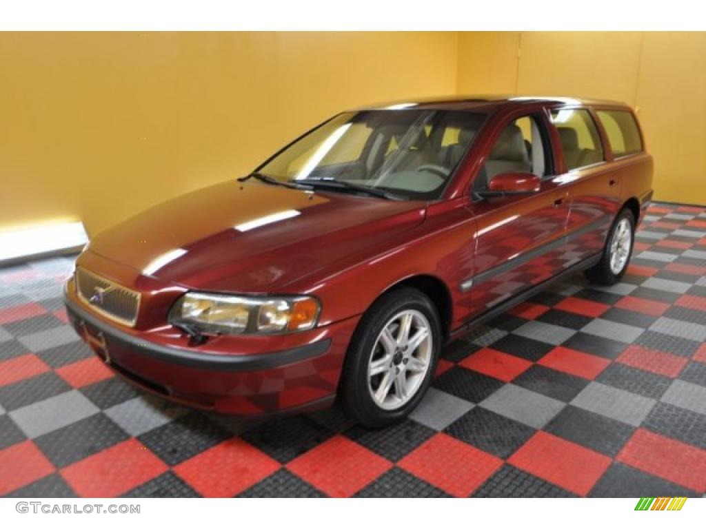 2004 V70 2.5T - Ruby Red Metallic / Beige/Light Sand photo #2