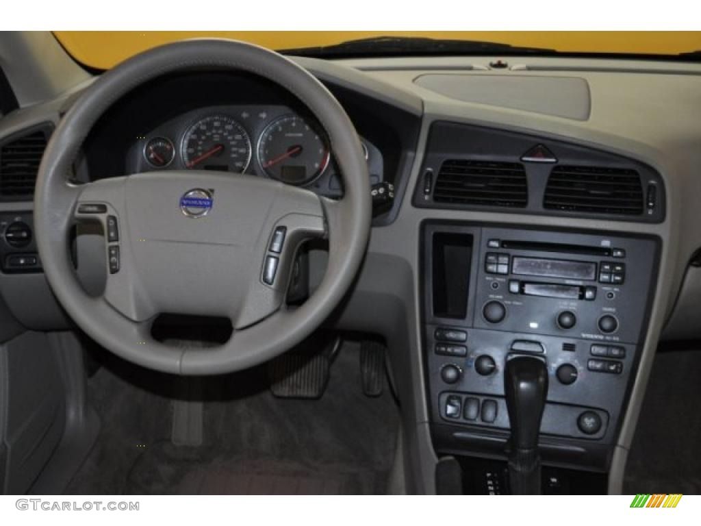 2004 V70 2.5T - Ruby Red Metallic / Beige/Light Sand photo #6