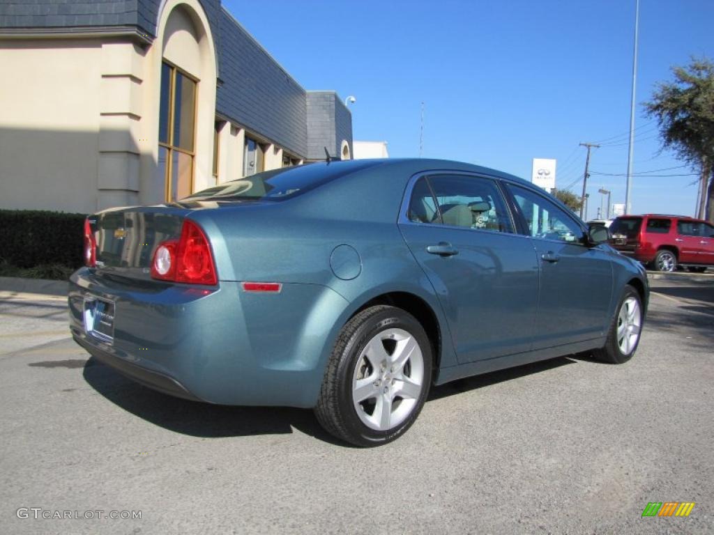 2009 Malibu LS Sedan - Silver Moss Metallic / Titanium photo #6