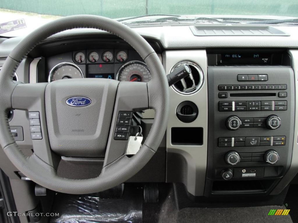 2010 F150 XLT SuperCrew - Sterling Grey Metallic / Medium Stone photo #24