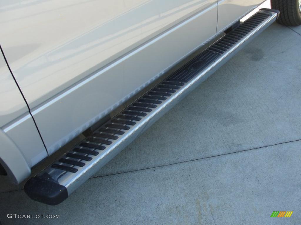 2010 F150 Lariat SuperCrew - Ingot Silver Metallic / Black photo #11
