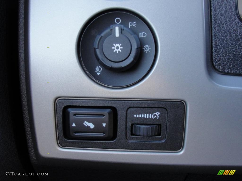 2010 F150 Lariat SuperCrew - Ingot Silver Metallic / Black photo #34