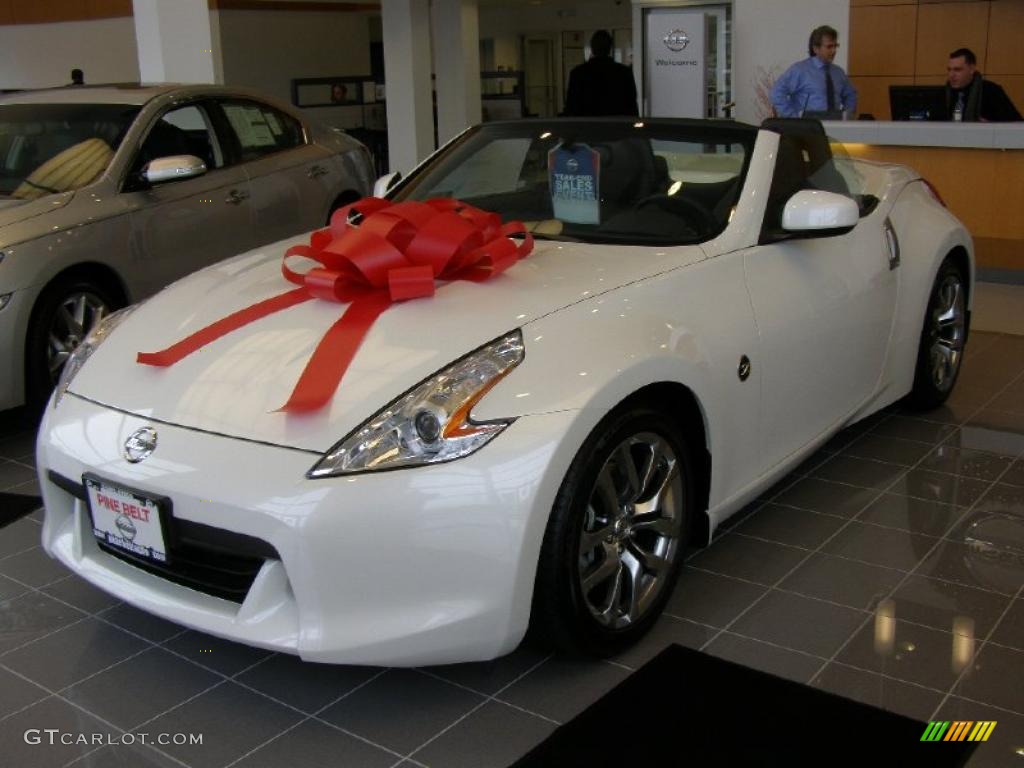 2010 370Z Touring Roadster - Pearl White / Black Leather photo #1