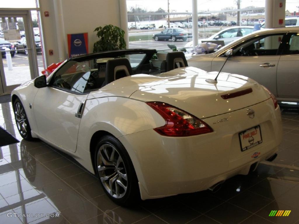 2010 370Z Touring Roadster - Pearl White / Black Leather photo #2