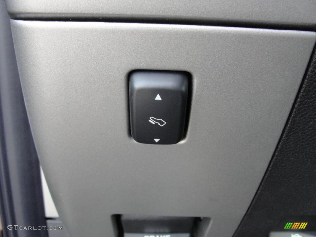 2011 Ford Expedition EL King Ranch Controls Photo #41608353
