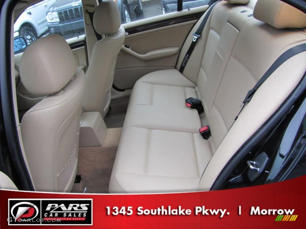 2003 3 Series 325xi Sedan - Jet Black / Sand photo #7