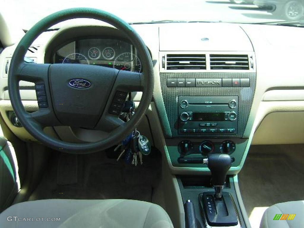 2008 Fusion SE V6 - Black Ebony / Camel photo #16