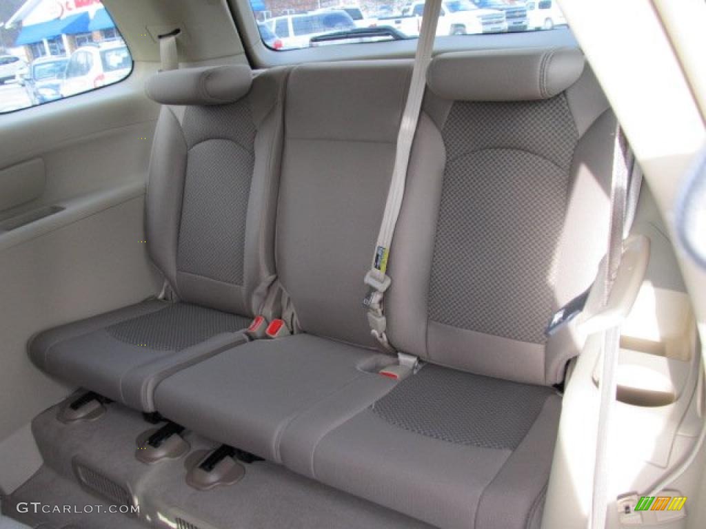 Tan Interior 2008 Saturn Outlook XE AWD Photo #41610868