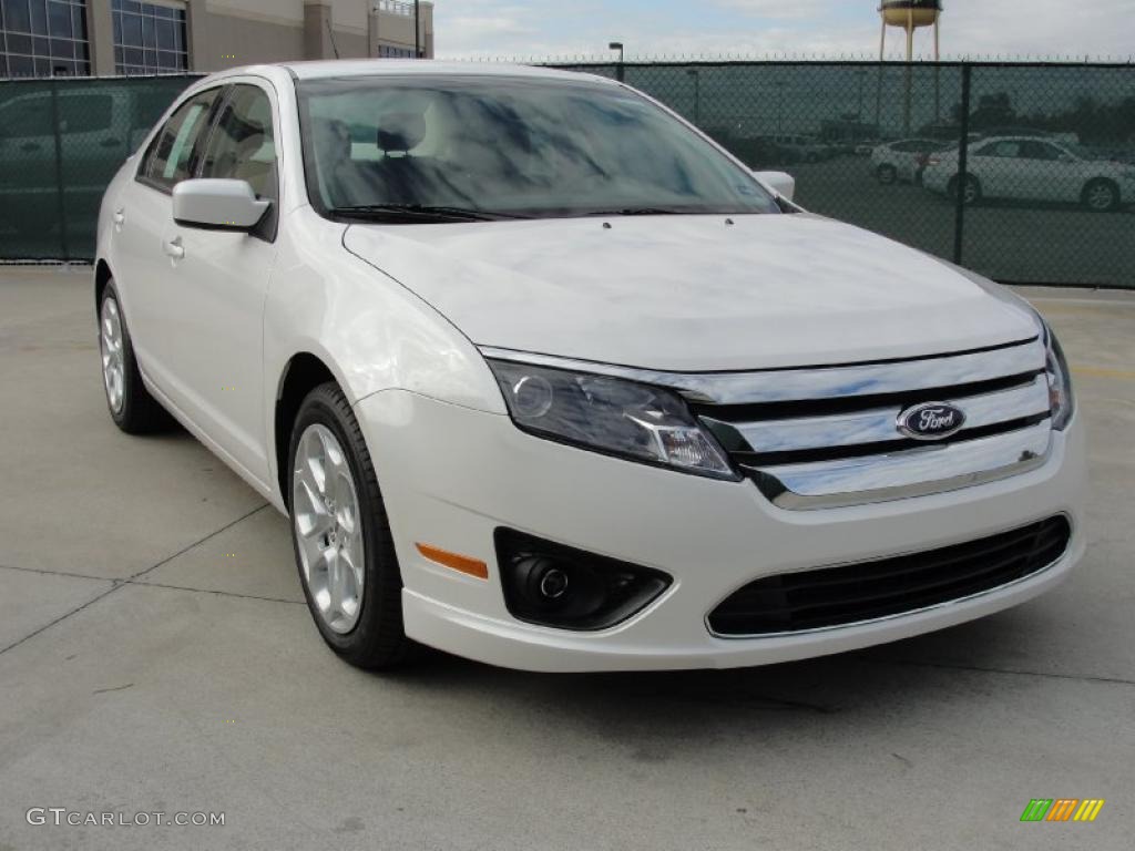 White Platinum Tri-Coat Ford Fusion