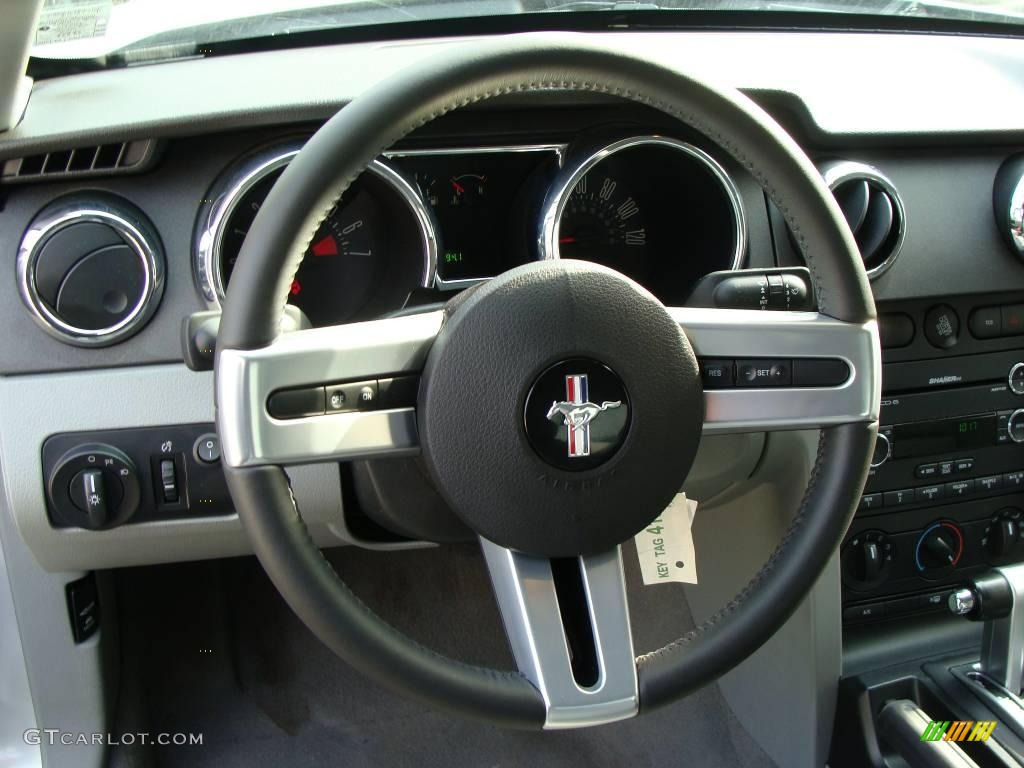 2008 Mustang V6 Premium Coupe - Brilliant Silver Metallic / Light Graphite photo #16