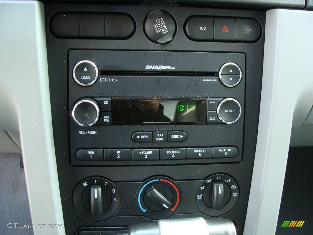 2008 Mustang V6 Premium Coupe - Brilliant Silver Metallic / Light Graphite photo #17