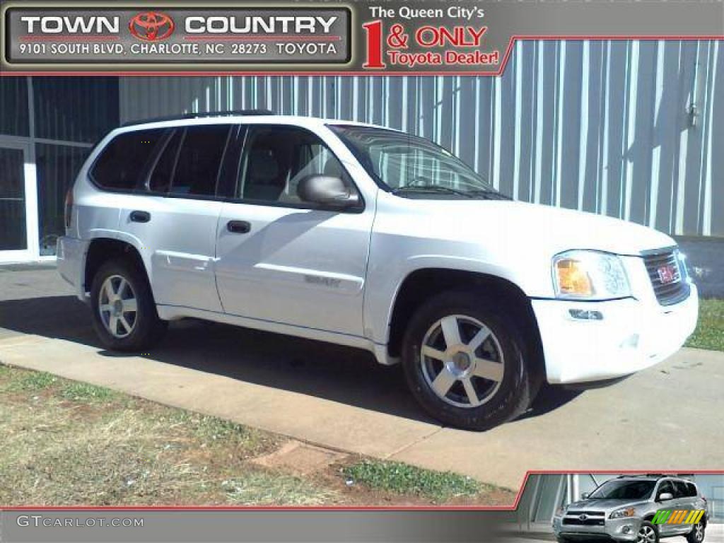 2004 Envoy SLE 4x4 - Summit White / Medium Pewter photo #1