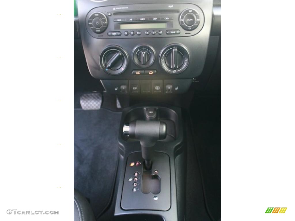2010 Volkswagen New Beetle Final Edition Coupe 6 Speed Tiptronic Automatic Transmission Photo #41616548