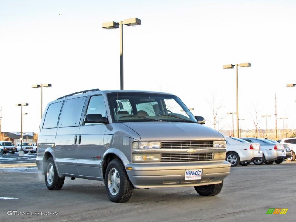 Light Autumnwood Metallic 2000 Chevrolet Astro LS AWD Passenger Van Exterior Photo #41618173