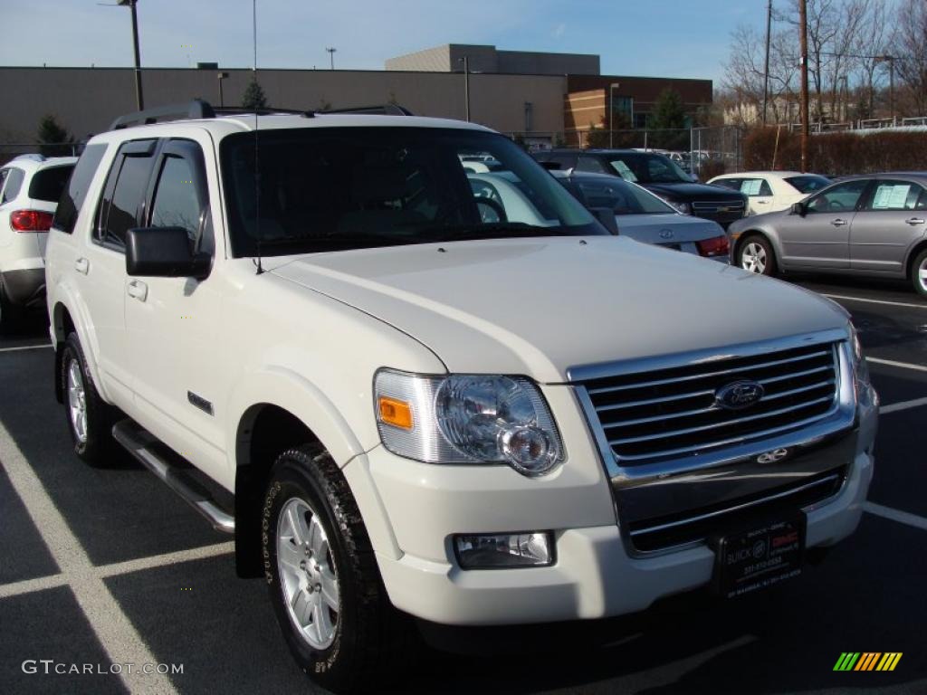 2008 Explorer XLT 4x4 - White Suede / Black/Stone photo #3