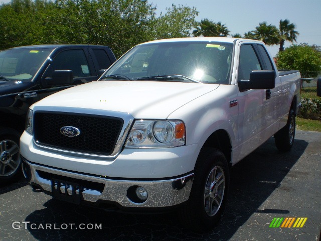 2008 F150 XLT SuperCab 4x4 - Oxford White / Flint Grey photo #1